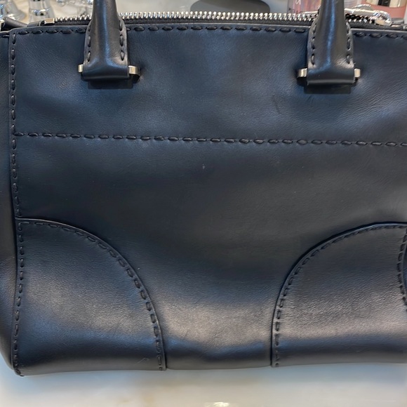 Prada (authentic) city calf double zip tote - Picture 9 of 11